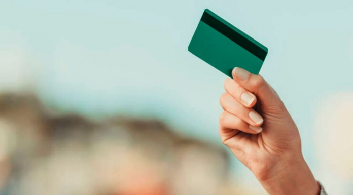 Cartão de crédito pré-pago: vantagem e desvantagem