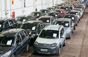 Veja como fazer uma boa compra em leilão de carros