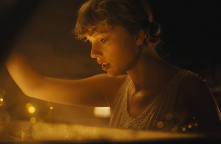 Taylor Swift lança álbum independente produzido durante pandemia