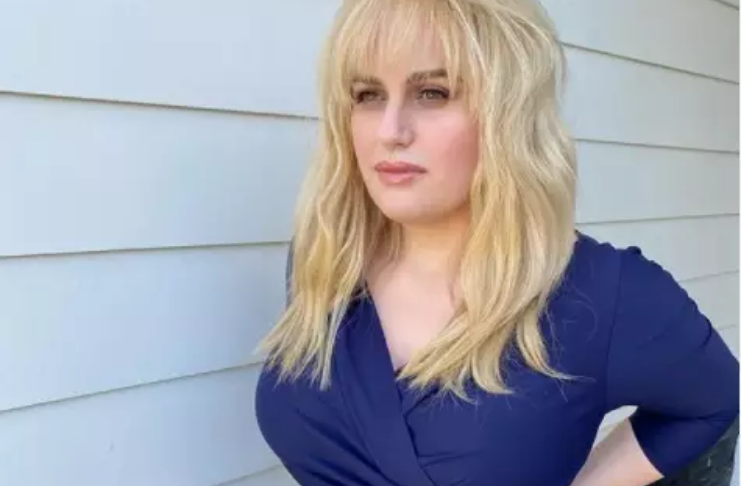 Rebel Wilson posta no Instagram sobre perda de peso e impressiona fãs