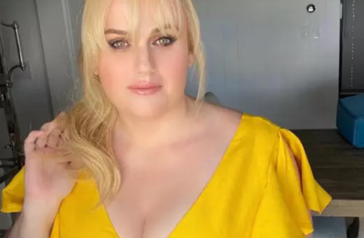 Rebel Wilson posta no Instagram sobre perda de peso e impressiona fãs