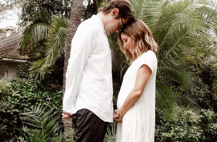 Ashley Tisdale está grávida, esperando o primeiro filho