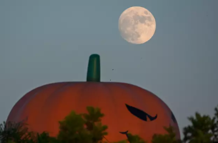 Lua azul rara será visível no Halloween amanhã