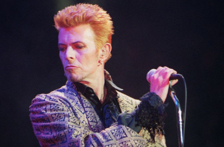 Trailer de Stardust: Johnny Flynn se transforma em David Bowie