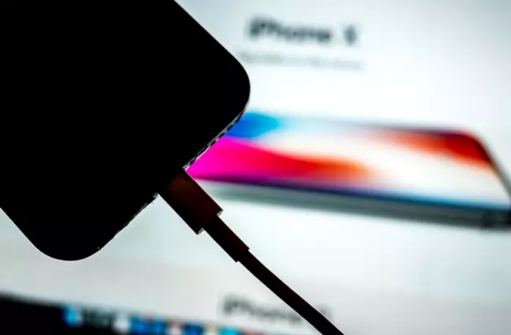 Apple compartilha solução para bateria de AppleWatch e iPhone