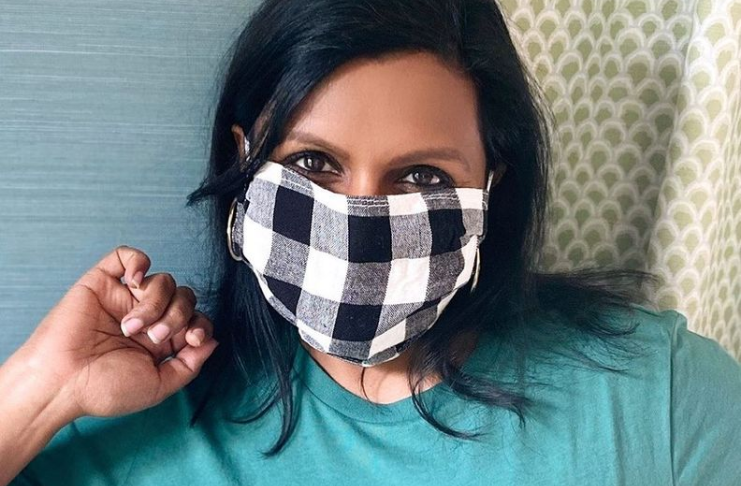 Mindy Kaling revela que deu boas-vindas secretamente a um bebê