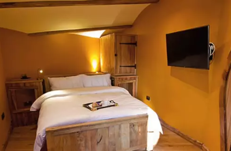 Veja uma casa de um Hobbit escondida em um vinhedo do Reino Unido
