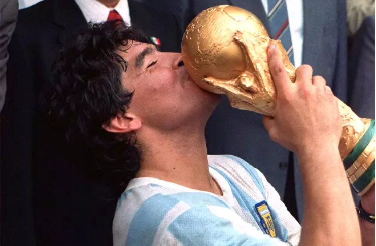 Diego Maradona morre aos 60 anos