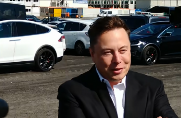 Tesla está recrutando engenheiros com Elon Musk fazendo entrevista pessoalmente