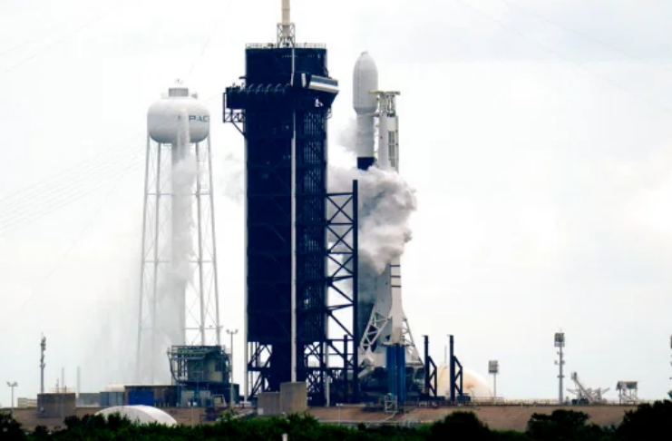 Falcon 9 da SpaceX lança GPS III em órbita após série de atrasos