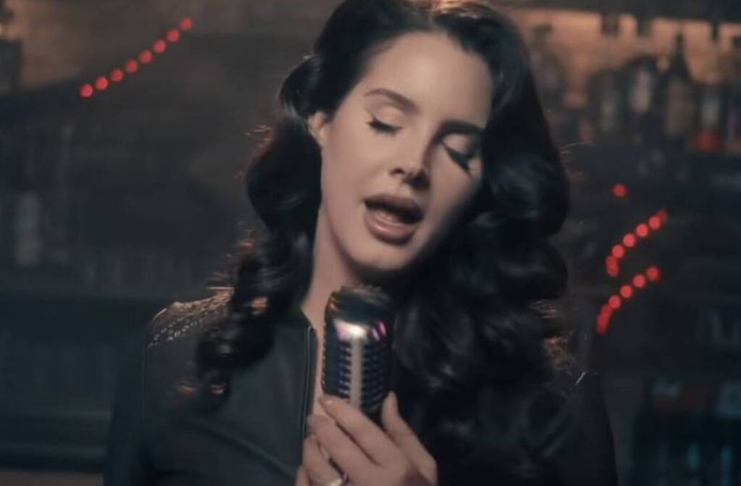 Lana Del Rey está supostamente noiva do músico Clayton Johnson
