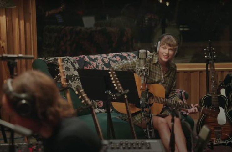 Taylor Swift anuncia segundo álbum surpresa este ano