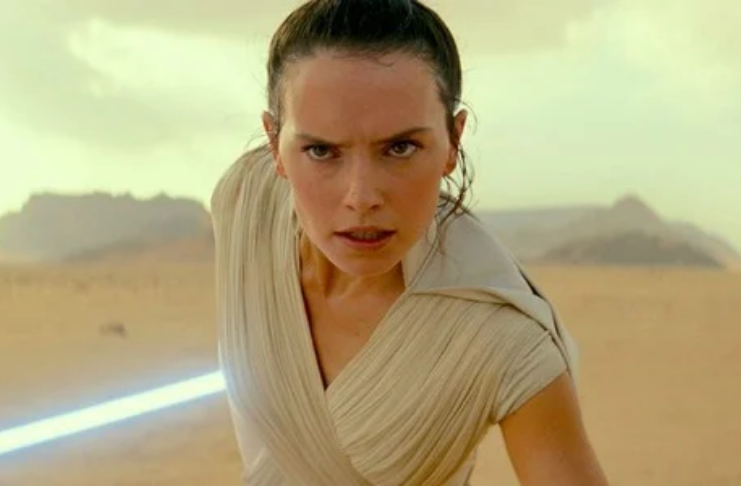 Daisy Ridley está trabalhando novamente com a Disney pela primeira vez desde Star Wars
