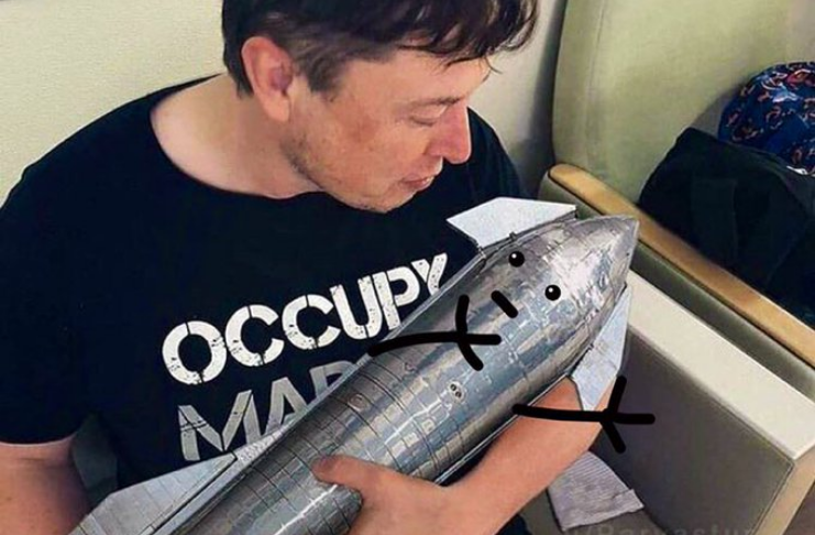 Elon Musk planeja permanecer em Marte e trabalhar via Starlink até 2050