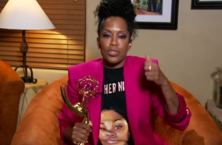 Regina King, estrela de Watchmen, revela porque assumiu tantos papéis de justiça social