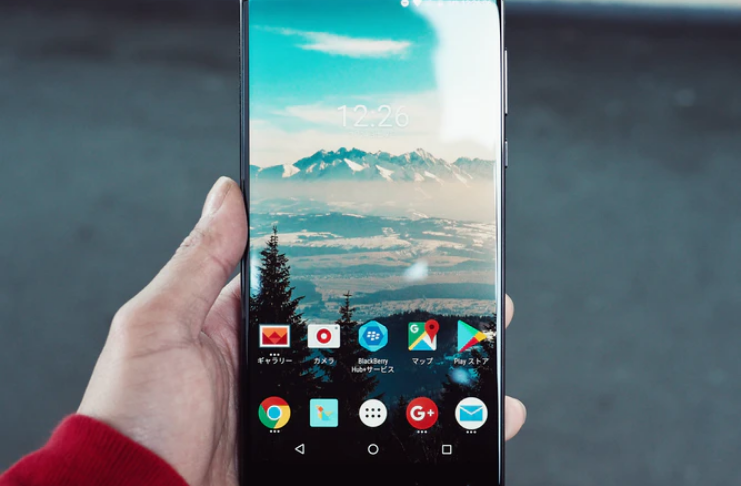 iOS vs. Android: Qual Smartphone pode cuidar melhor dos dados do usuário?
