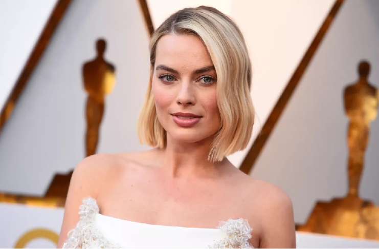 Lily James está interpretando Pamela Anderson em uma série, e a Internet tem opiniões