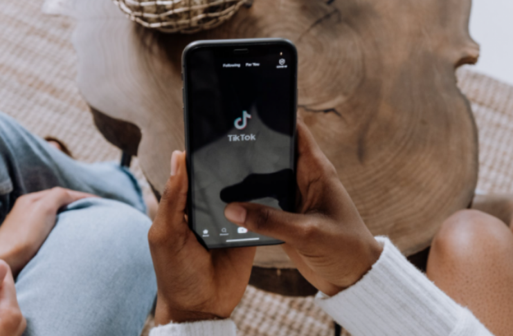 TikTok melhora configurações de privacidade para usuários jovens