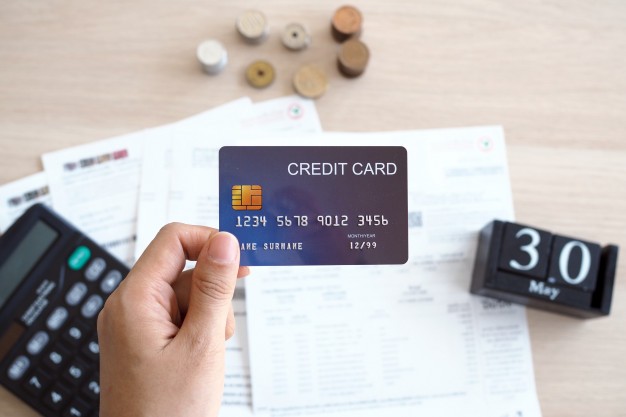 Conheça os 3 primeiros cartões de crédito usados no Brasil